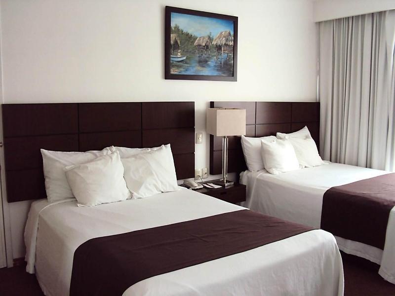 Hotel Fray Junipero Serra تيبيك المظهر الخارجي الصورة